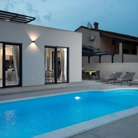 Perle Вілла Пула