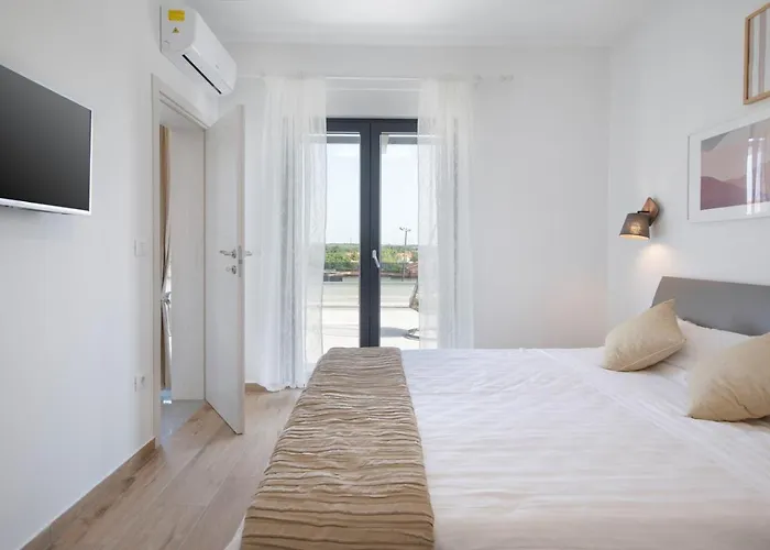 ヴィラ Perle プーラ